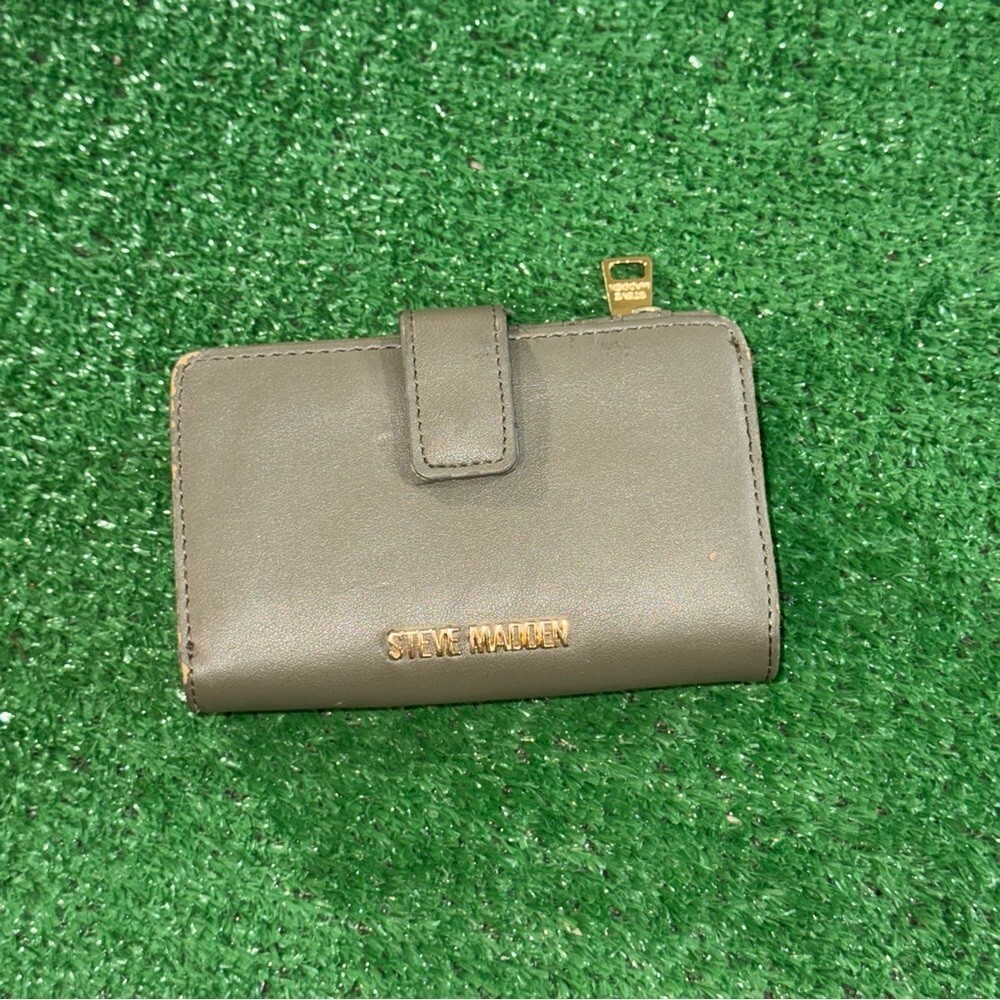 Steve Madden Olive Green Gold Wallet Women’s